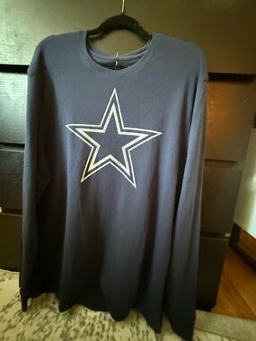 Old Navy Navy Blue Long Sleeve Tee with Star Graphic